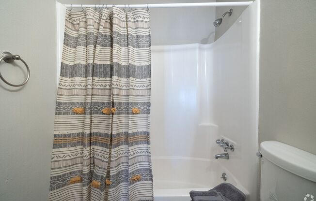 1 bed, 1 bath, 750 sqft, $1,349, Unit 125-E