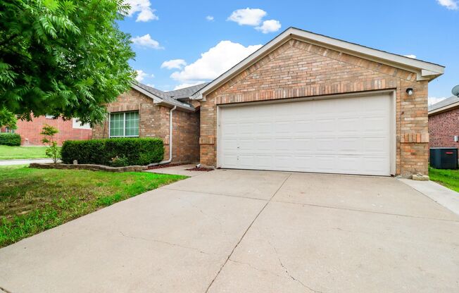 Beautiful 4 Bedroom Home For Lease in Princeton !