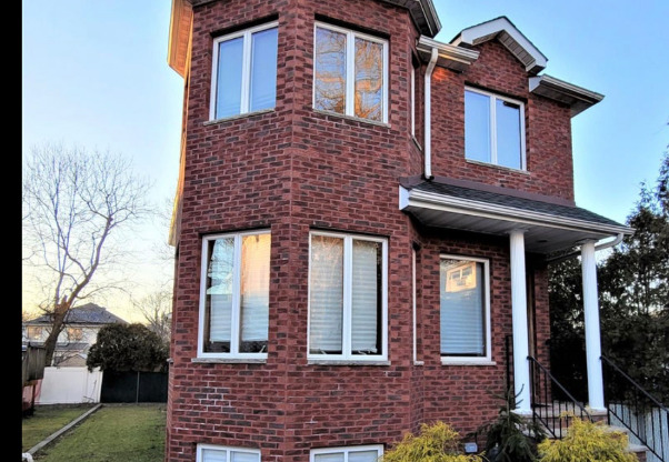 70 Bayview Ave