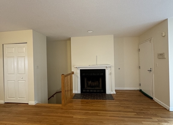 2 beds, 2 baths, $3,500, Unit 24B