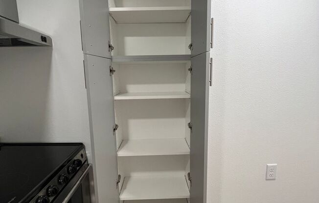 Studio, 1 bath, 480 sqft, $1,595, Unit 121