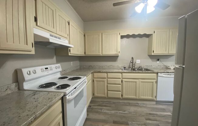 3 beds, 2 baths, $1,595