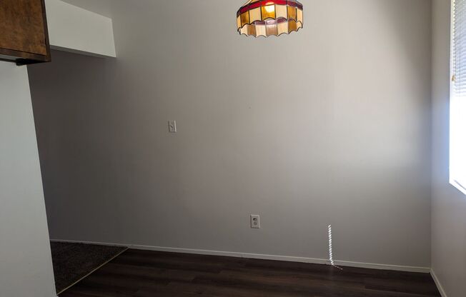 2 beds, 1 bath, $1,200, Unit A