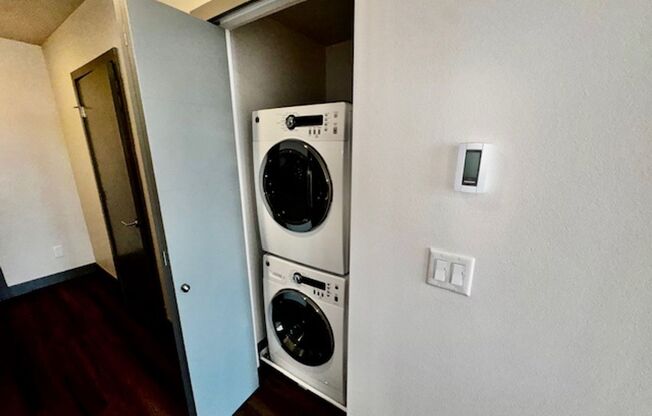Studio, 1 bath, 288 sqft, $1,280, Unit 417