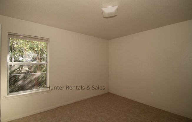 3 beds, 2 baths, $1,075