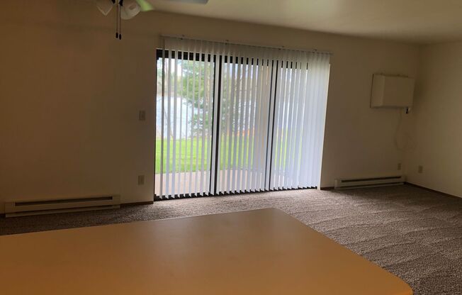 2 beds, 1 bath, 1,001 sqft, $1,099.99, Unit 2641-12