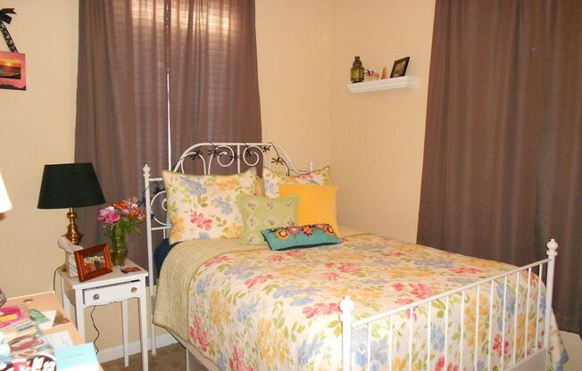 Large 4 Bedroom Home, so close to campus!