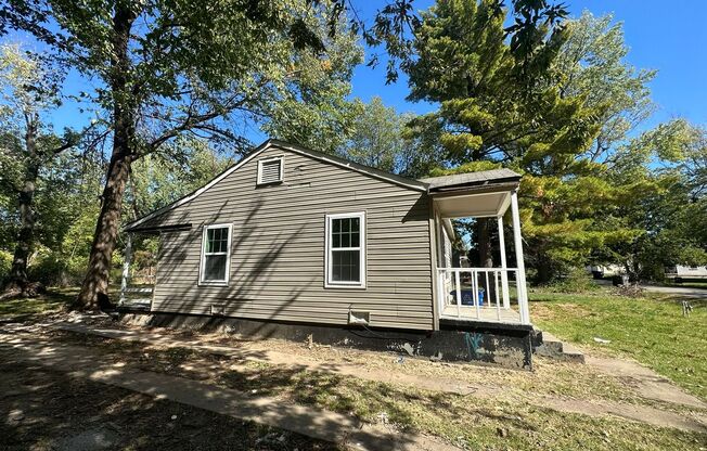 Cozy home in North Tulsa on a quiet street. Vouchers Accepted.