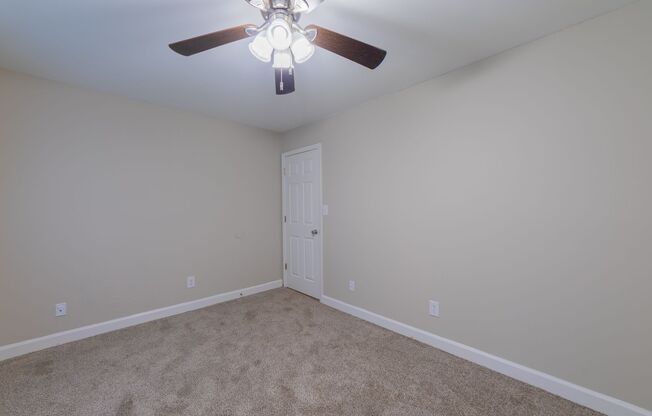 3 beds, 2 baths, 1,300 sqft, $1,825, Unit 666FPL