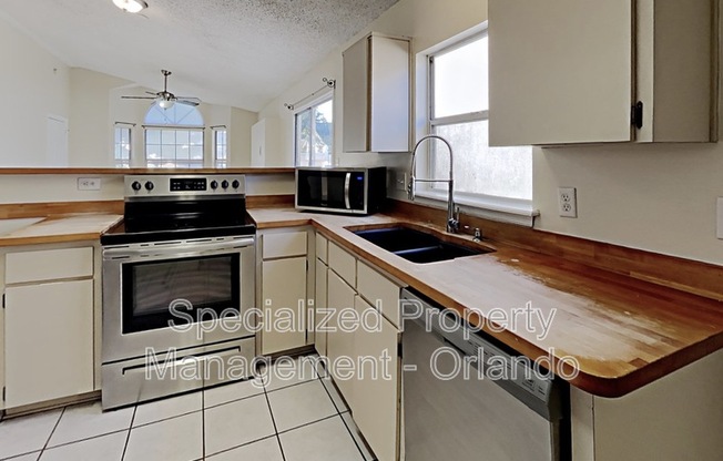 1603 WINTER GRN BLVD