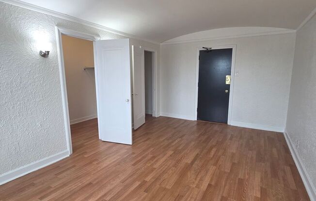 Studio, 1 bath, 280 sqft, $1,250, Unit 707