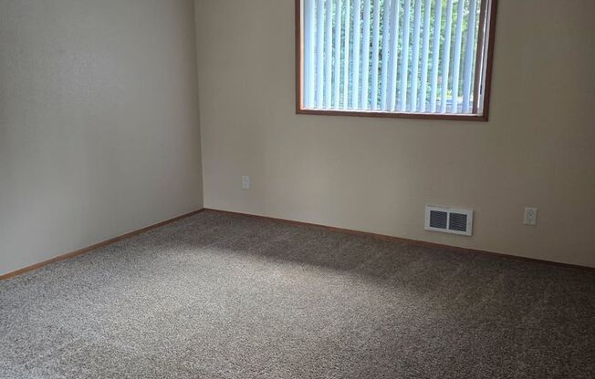 2 beds, 1 bath, 764 sqft, $1,350, Unit 1450-4