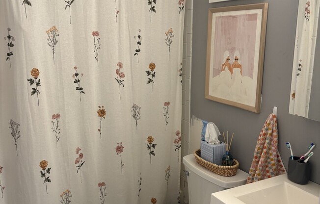 2 beds, 1 bath, $3,200, Unit 3F