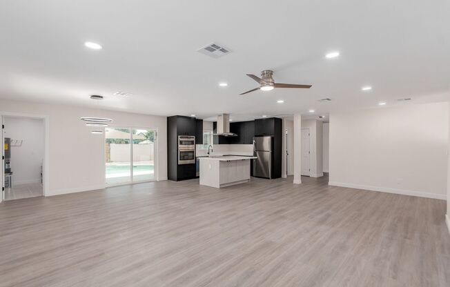 Completely remodeled home in Tempe with sparkling pool!