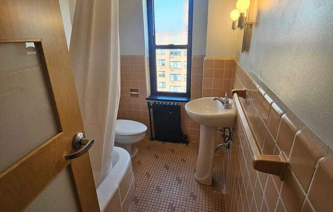 Studio, 1 bath, 352 sqft, $845, Unit 316-809