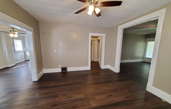 2 beds, 1 bath, $795, Unit 1005 Main Floor