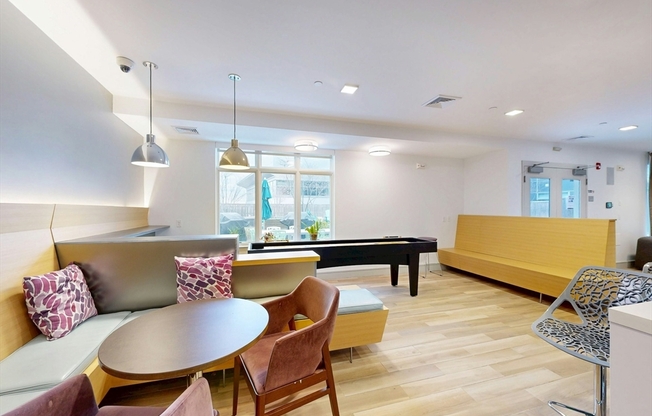 1 bed, 1 bath, 784 sqft, $3,050, Unit 321