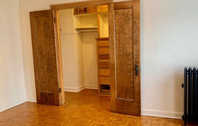 Studio, 1 bath, 300 sqft, $1,495, Unit 644-209