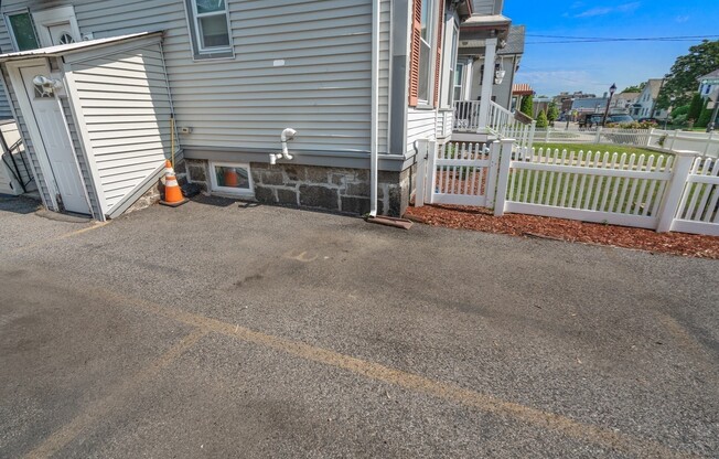 3 beds, 2 baths, 1,436 sqft, $3,500, Unit 3