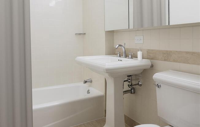 2 beds, 2 baths, 955 sqft, $8,345, Unit 16G