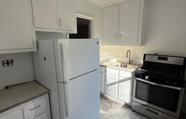 1 bed, 1 bath, $2,200, Unit 1D