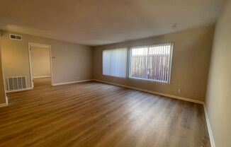 Wonderful Gated 2-Bedroom Downstairs Apartment