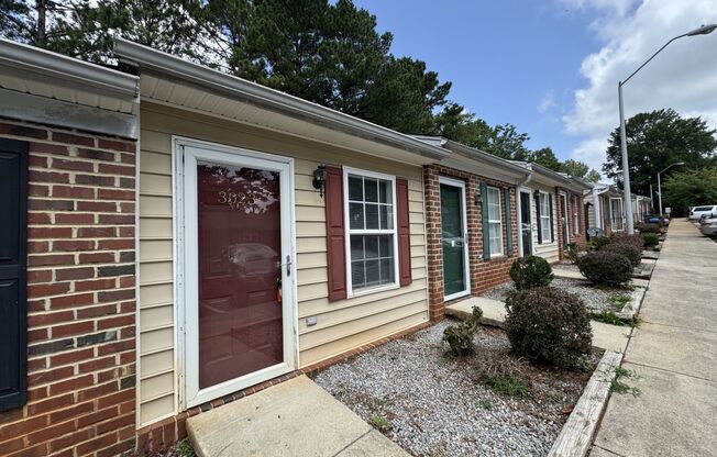 One bedroom, one bathroom apartment available at Taybran Ridge!