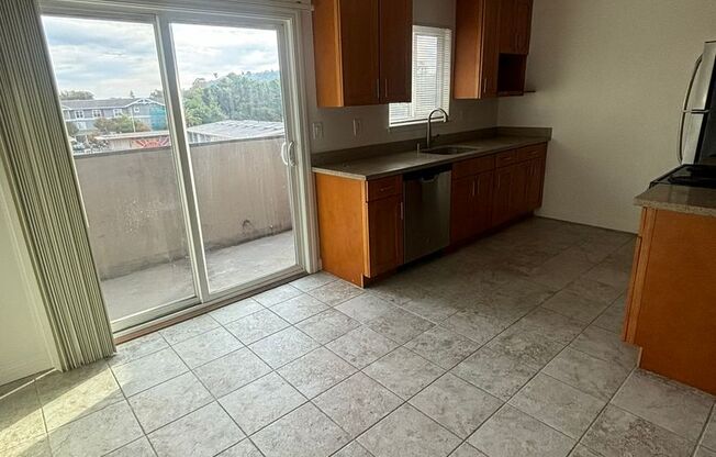 2 beds, 1 bath, $2,795, Unit Unit 08