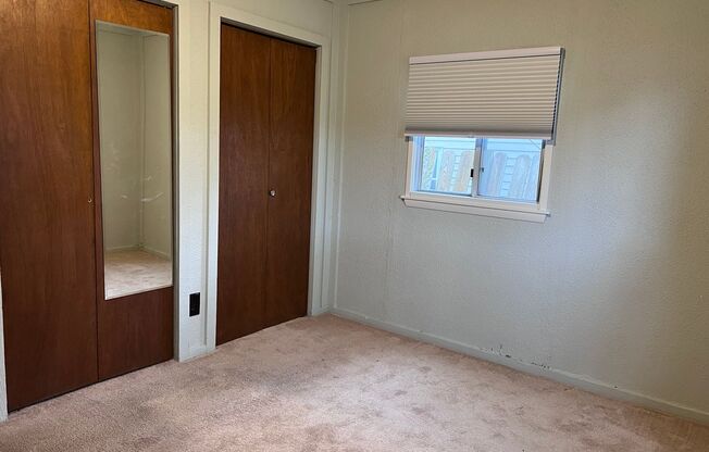 2 beds, 1 bath, $1,400