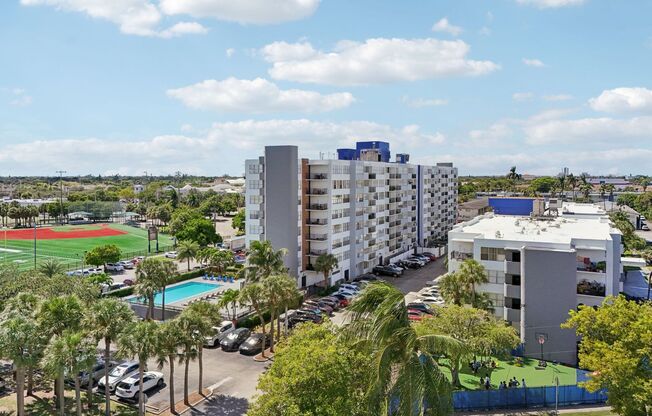 Grand Island Square - 3 Miles to Aventura Mall