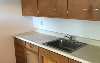 1 bed, 1 bath, 650 sqft, $700, Unit 02