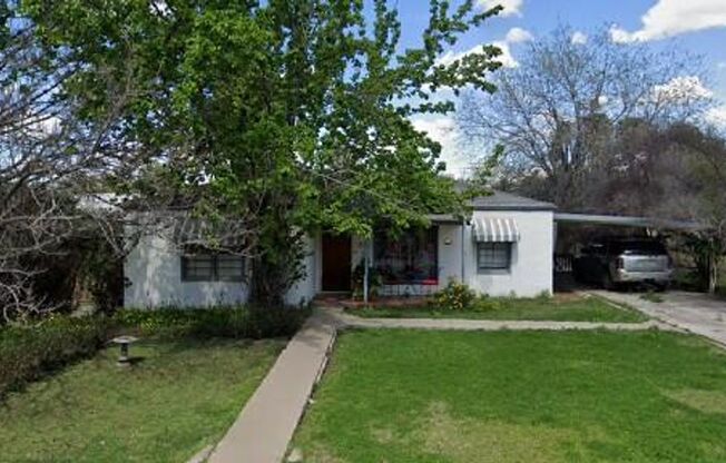 **Spacious 3-Bedroom Home in Tempe**