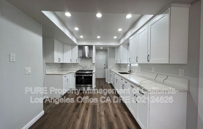 3831 W 182 ST