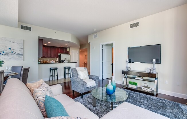 2 beds, 2 baths, $2,995, Unit Unit 621