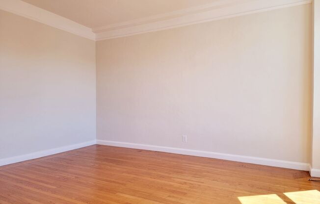 Studio, 1 bath, 450 sqft, $2,400, Unit 601