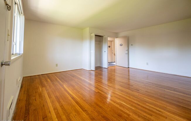 1 bed, 1 bath, 650 sqft, $1,375, Unit 2711A-2A