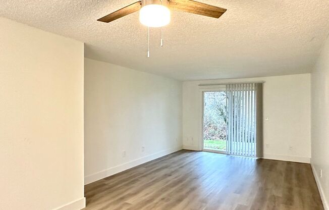 2 beds, 1 bath, 803 sqft, $1,515, Unit 67