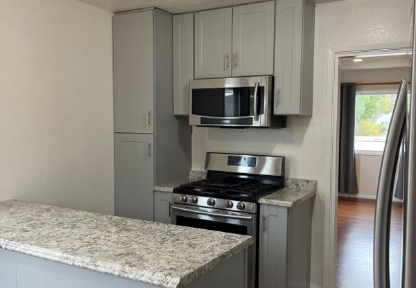 1530 DREXEL DR