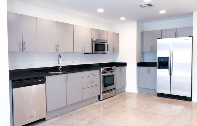 Studio, 1 bath, 796 sqft, $2,550, Unit Unit 210