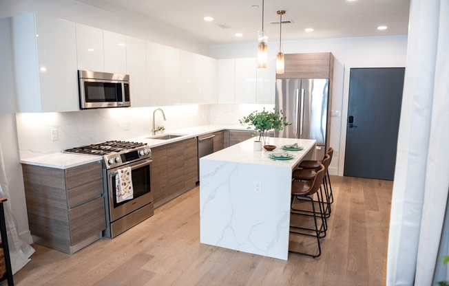 1 bed, 1 bath, 643 sqft, $3,300, Unit 206