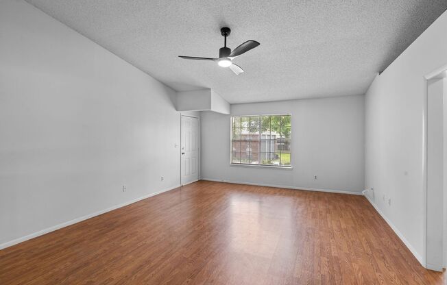 2/2 Condo With Screened Patio in Conway area