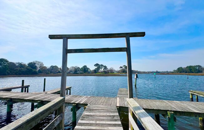 2 beds, 2 baths, 950 sqft, $1,705, Unit 2107-10