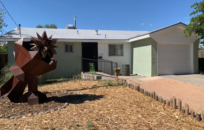 Lovely 2 Bedroom, 2 Bath Home Near Old Town! Available Now!