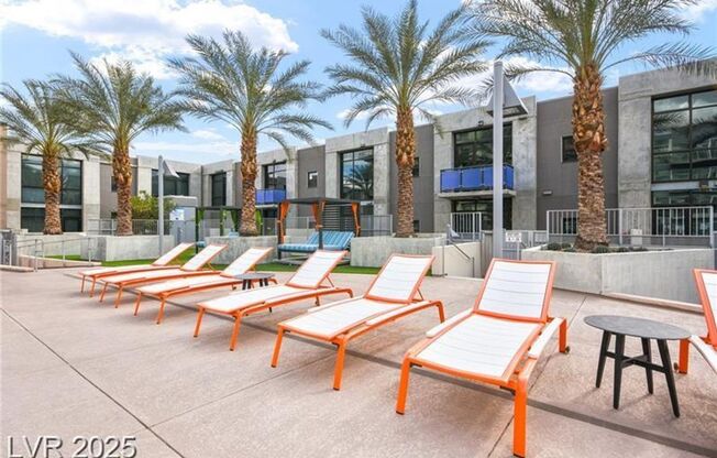 1 bed, 2 baths, $2,977, Unit Juhl Highrise