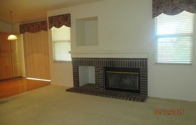 3 beds, 2.5 baths, $3,200