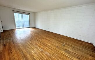 2 beds, 1 bath, $1,295, Unit # 4