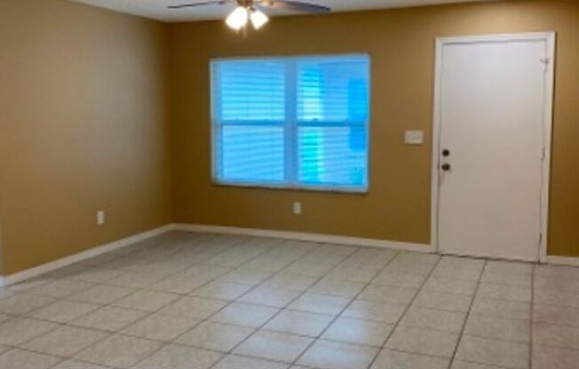 Updated 2/2 End Unit near UC-New Floors & Appliances, Laundry Hookups Inside