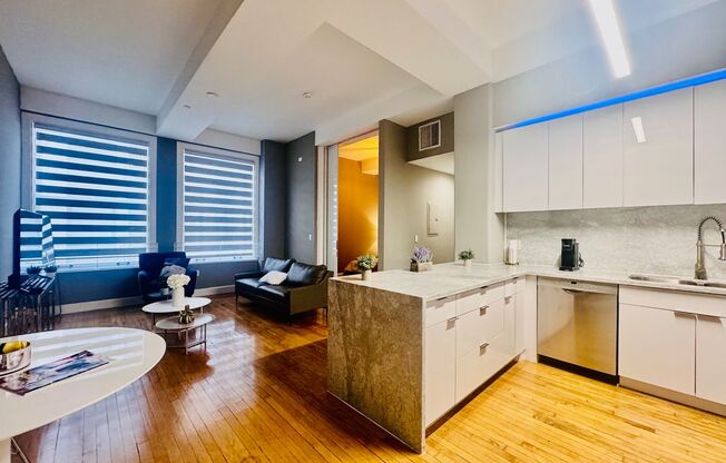 2 beds, 1 bath, 950 sqft, $3,200, Unit 813