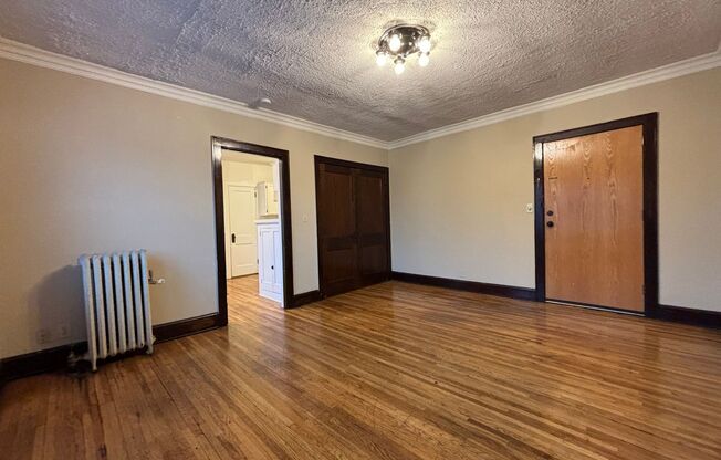 Studio, 1 bath, 455 sqft, $949, Unit 108