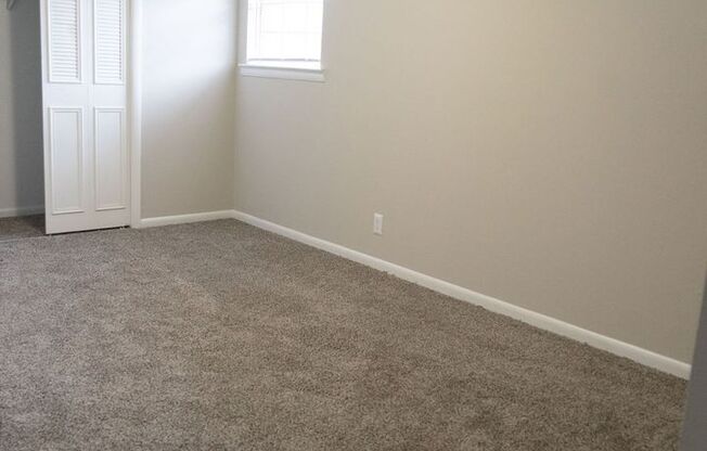 3 beds, 1.5 baths, 1,170 sqft, $1,175, Unit 52